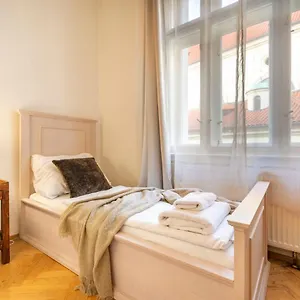 Templová 7 - Old Town Aparthotel